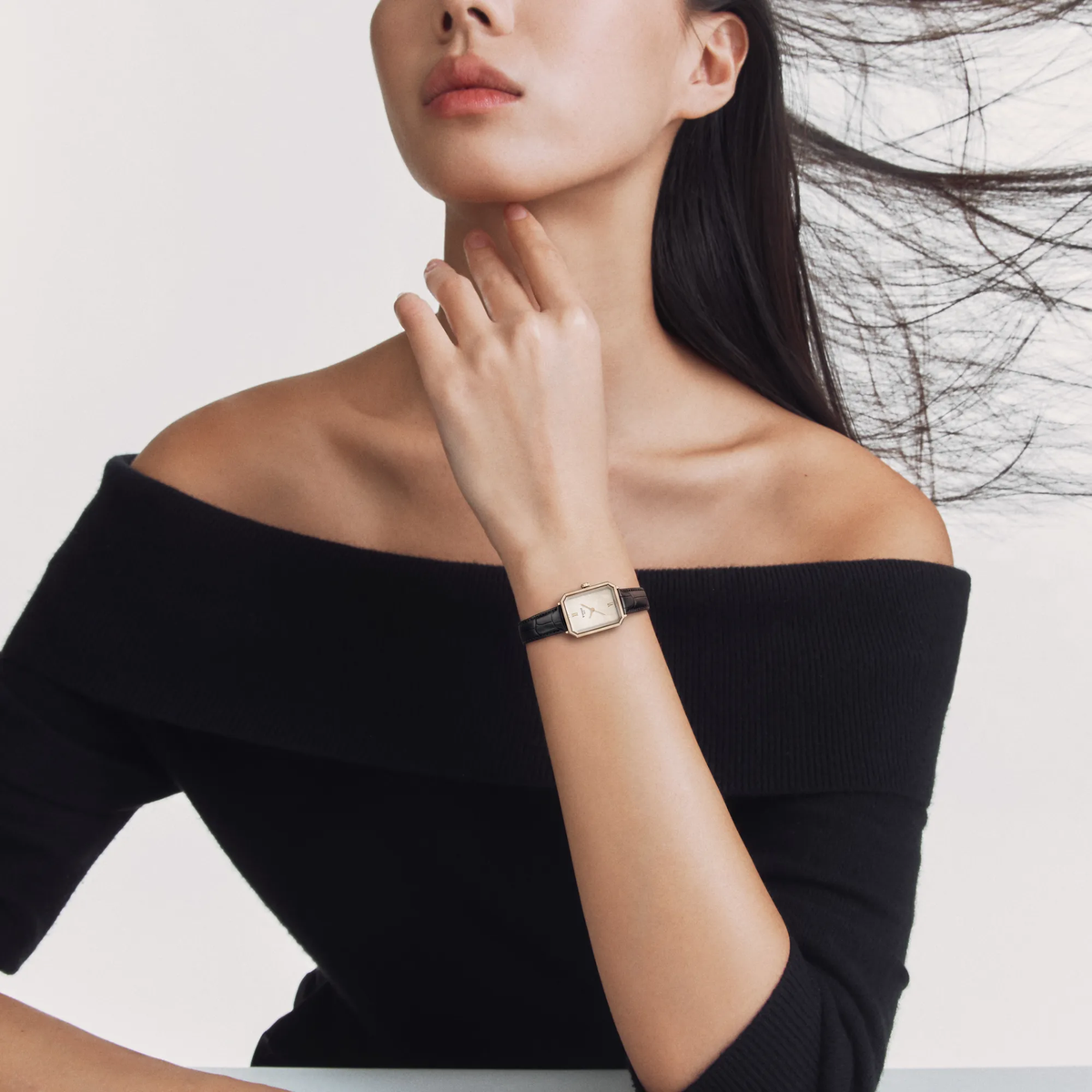 Tissot SRV 30mm T160.110.36.113.00 Watch for Women - on the wrist