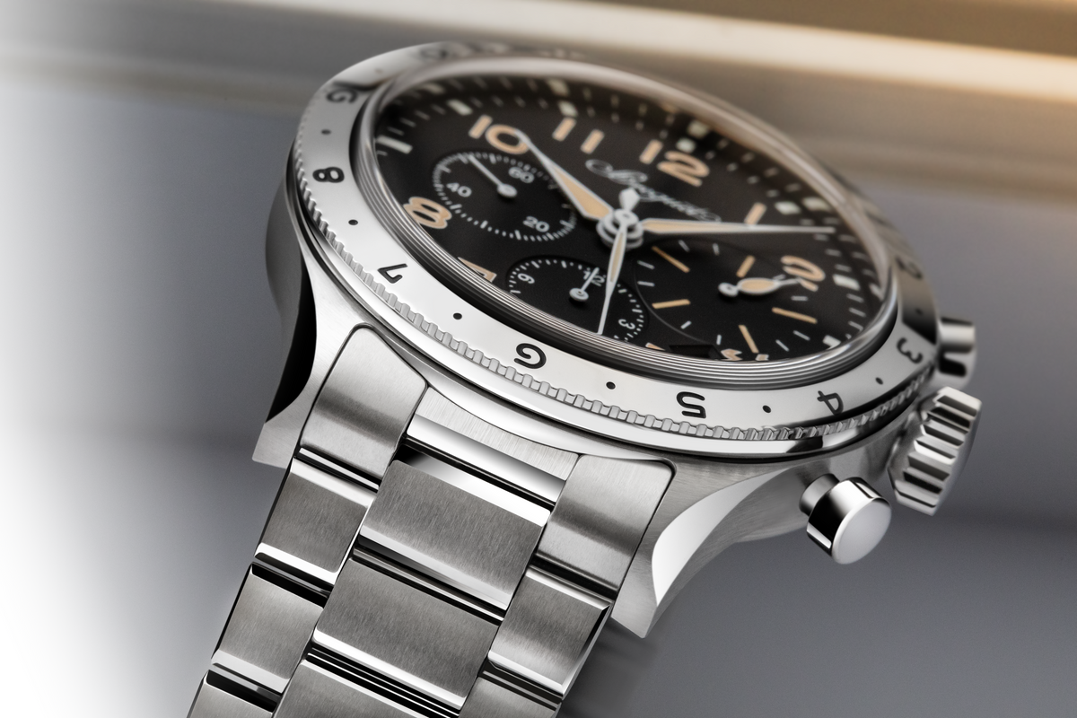 Breguet Type XX 2067ST/92/SW0 – case and bracelet detail