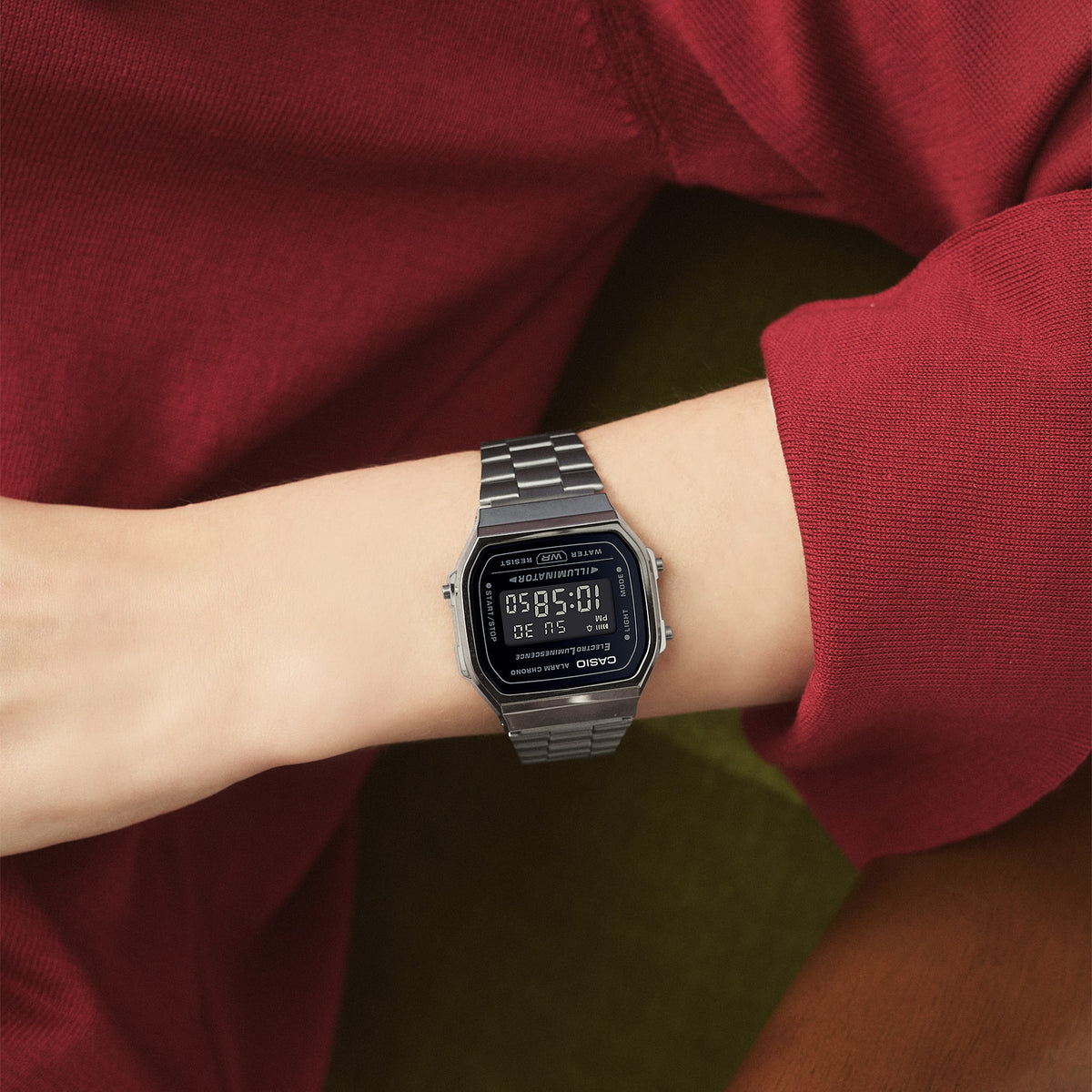 Casio Vintage A168WGG-1B – on the wrist
