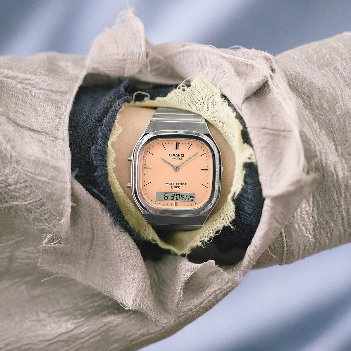 Casio Vintage AQ-240E-4A – on the wrist