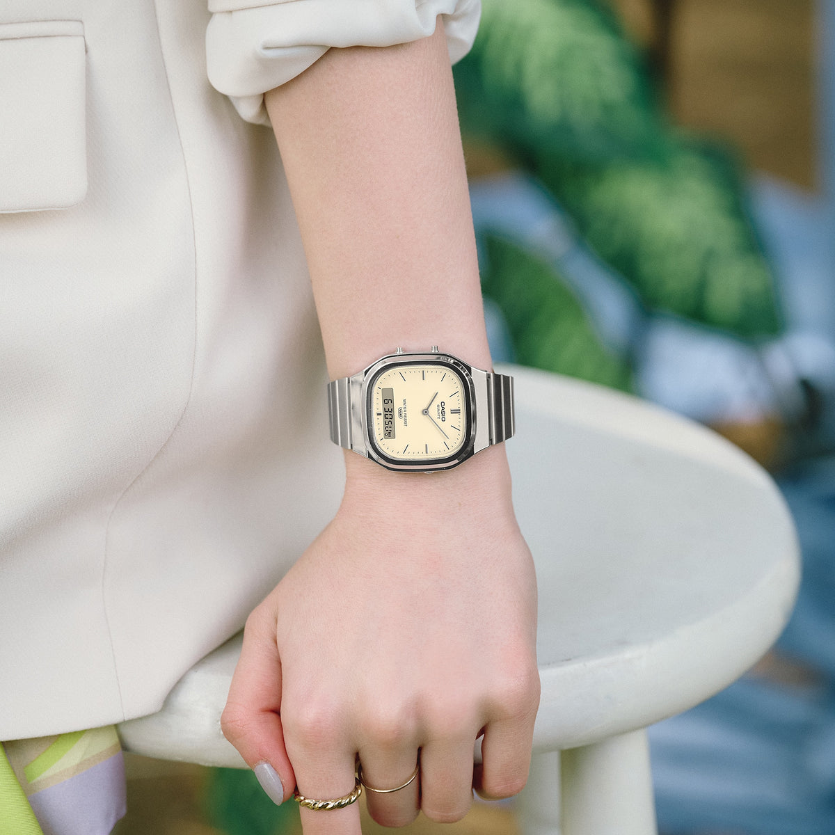 Casio Vintage AQ-240E-7A2 – on the wrist