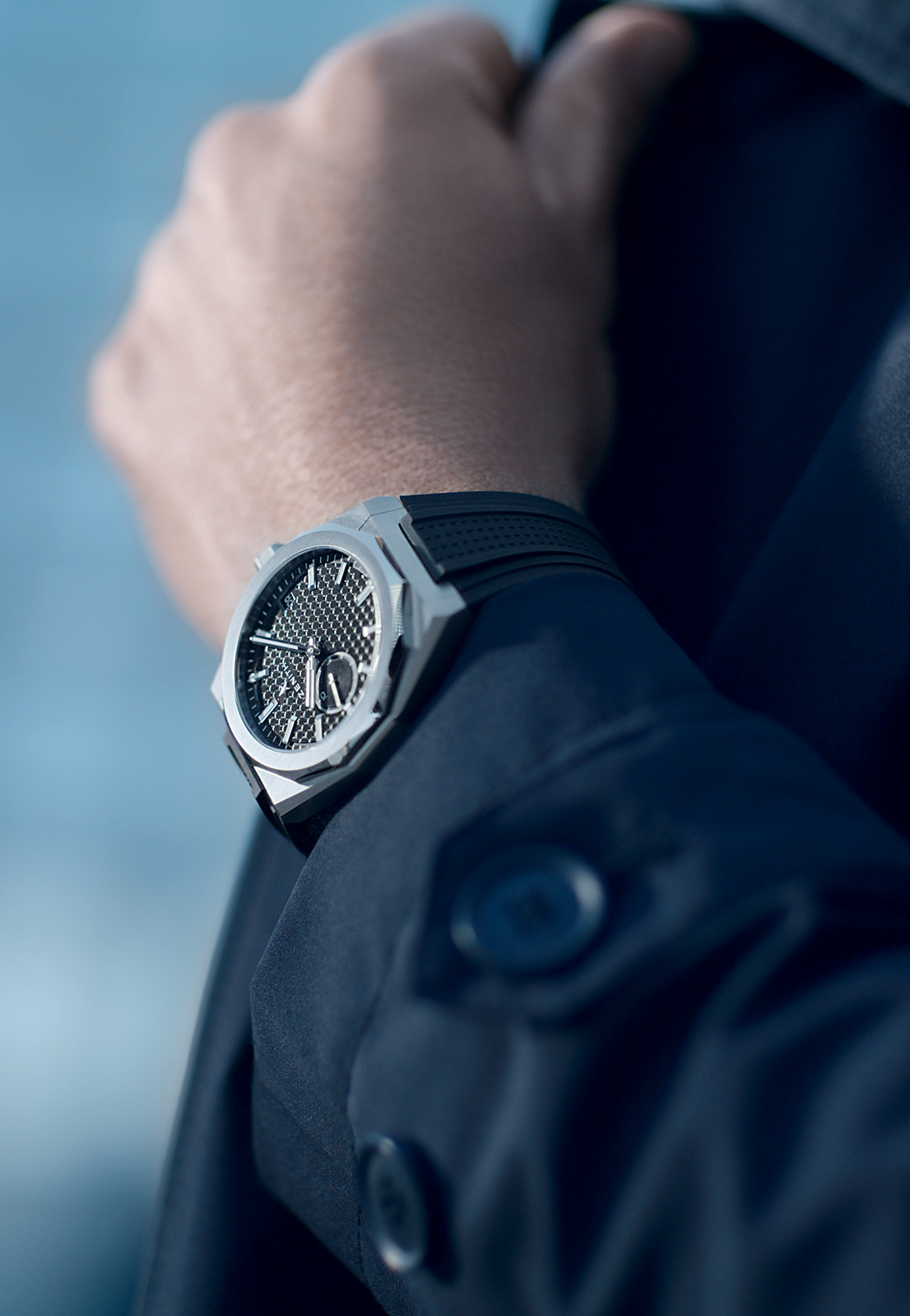 Zenith Defy 03.9300.3620/21.I001 – on the wrist, third view