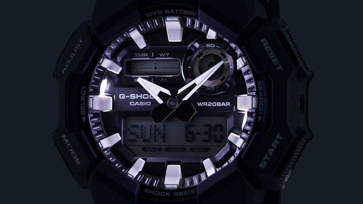 Casio G-Shock GA-010-1A – illuminated dial