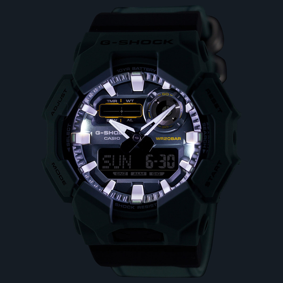 Casio G-Shock GA-010CE-2A – illuminated dial