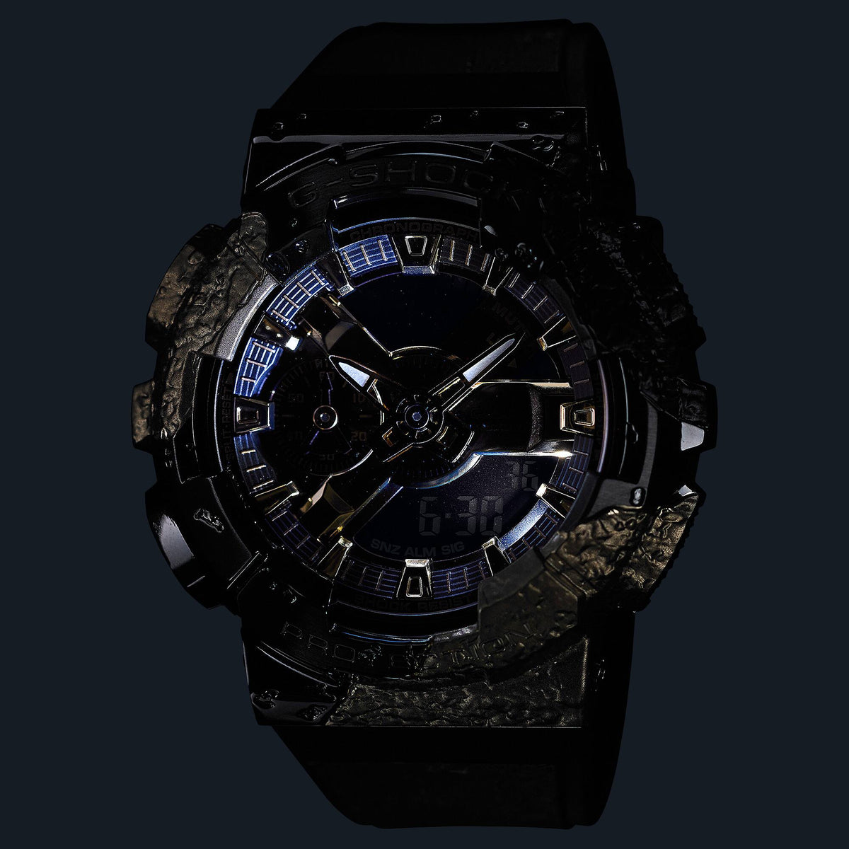 Casio G-Shock GM-114GEM-1A9 – illuminated dial