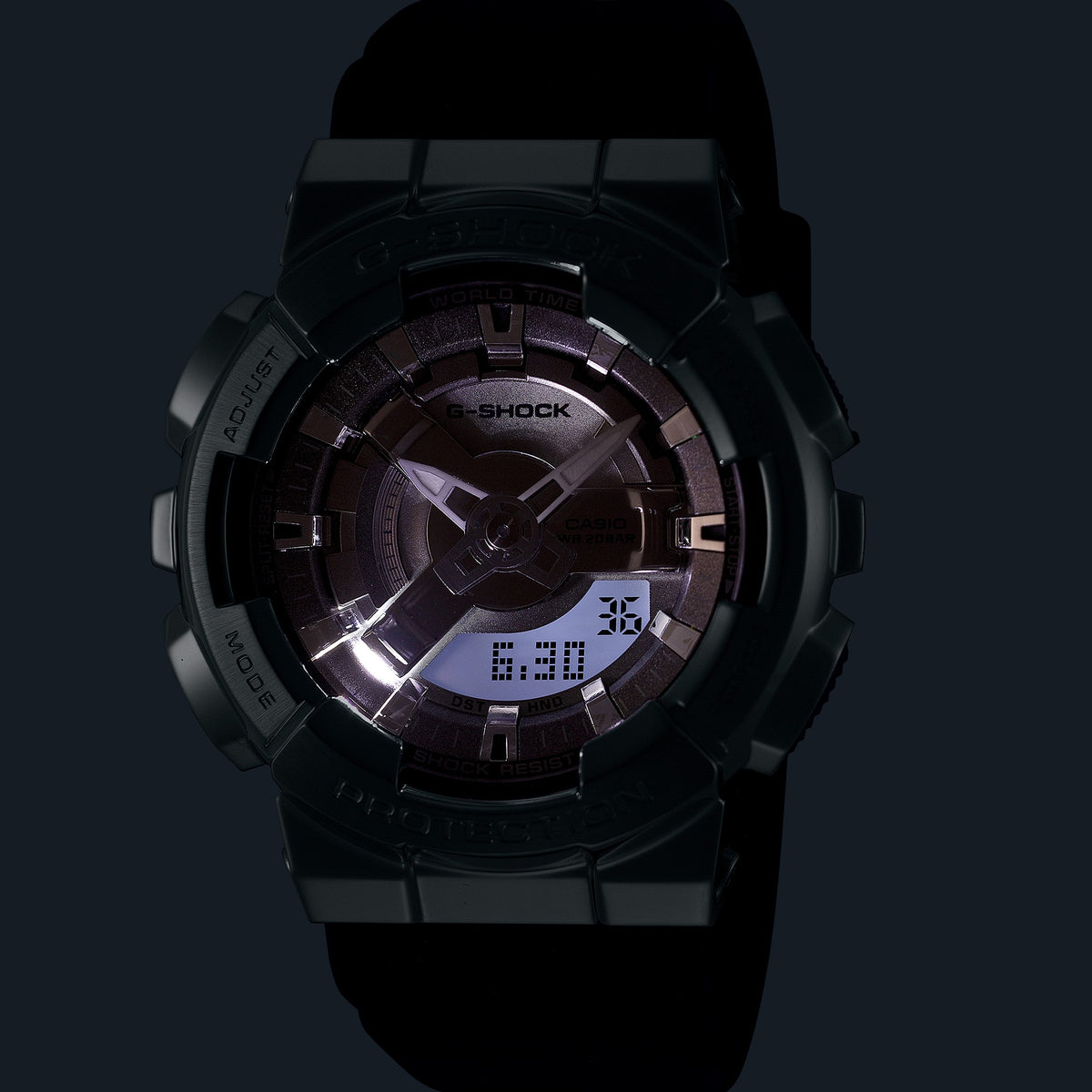 Casio G-Shock GM-S110-1A – illuminated dial