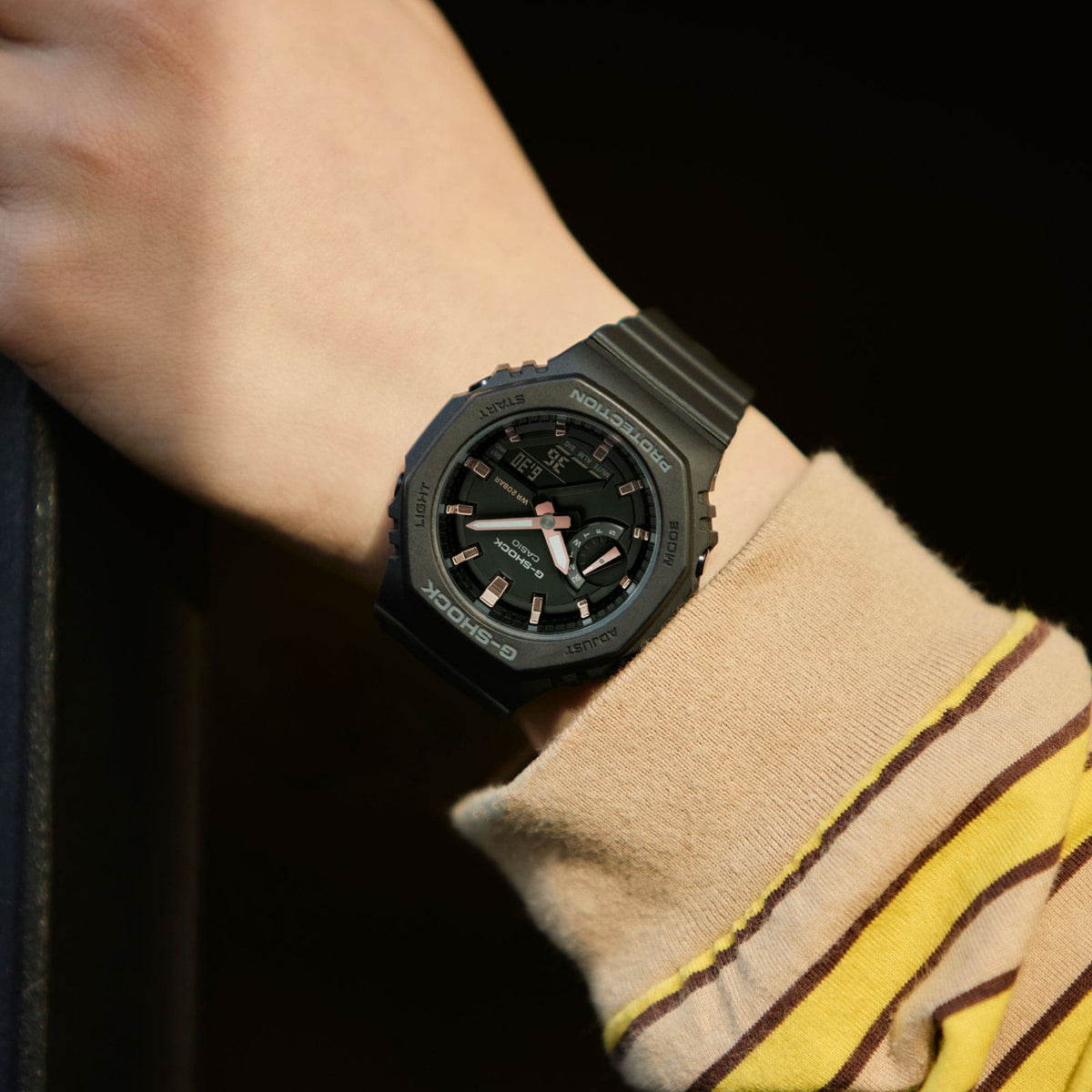 Casio G-Shock GMA-S2100-1A – on the wrist