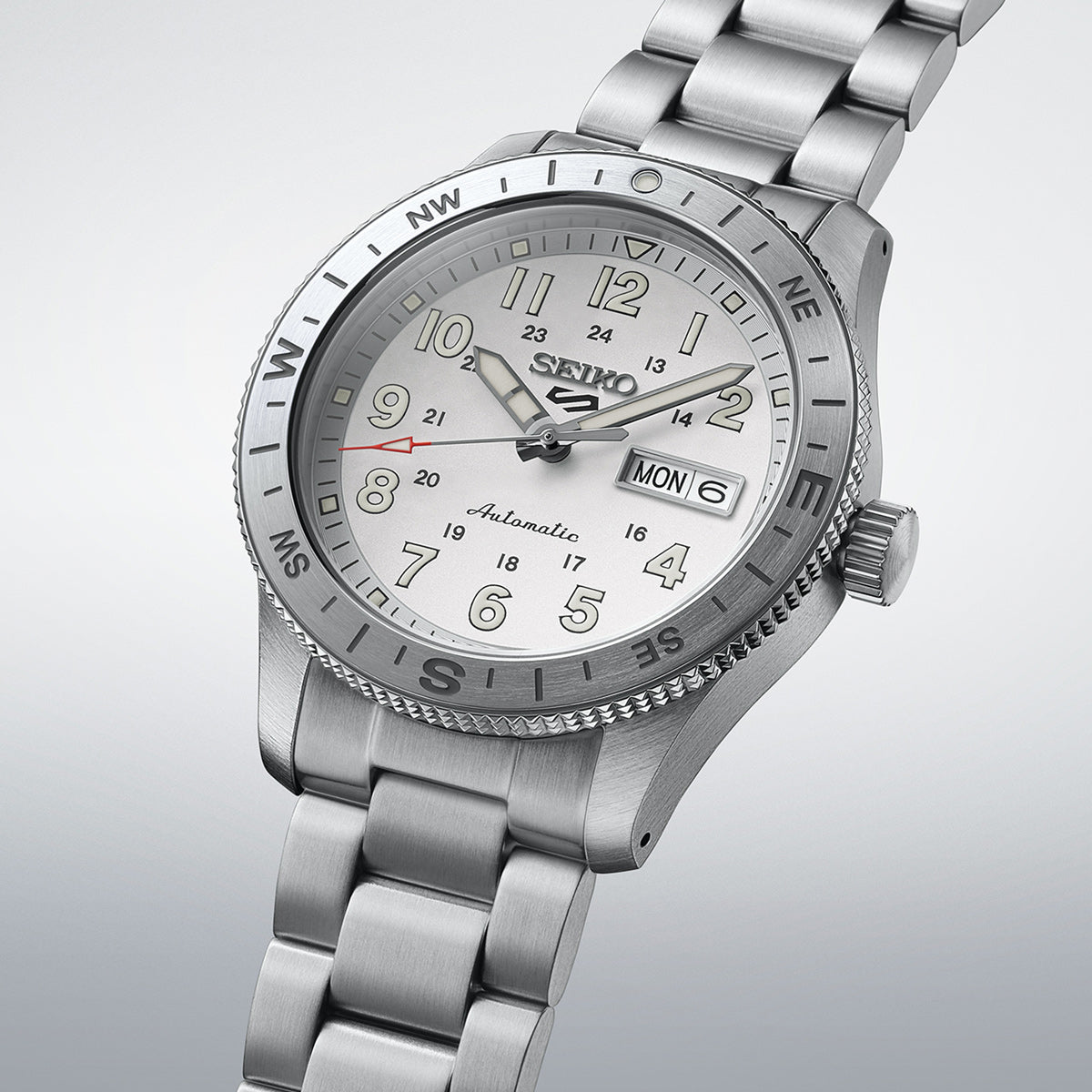 Seiko 5 Sports HDB007K1 – three-quarter view
