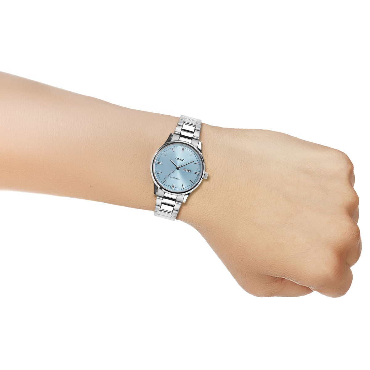 Casio LTP-SN8YD-2B2 – on the wrist