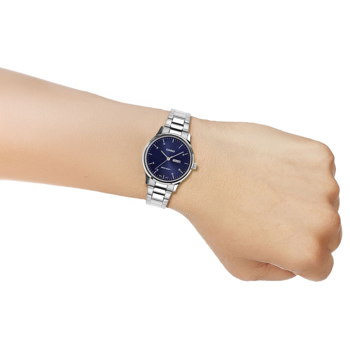 Casio LTP-SN8YD-2B – on the wrist