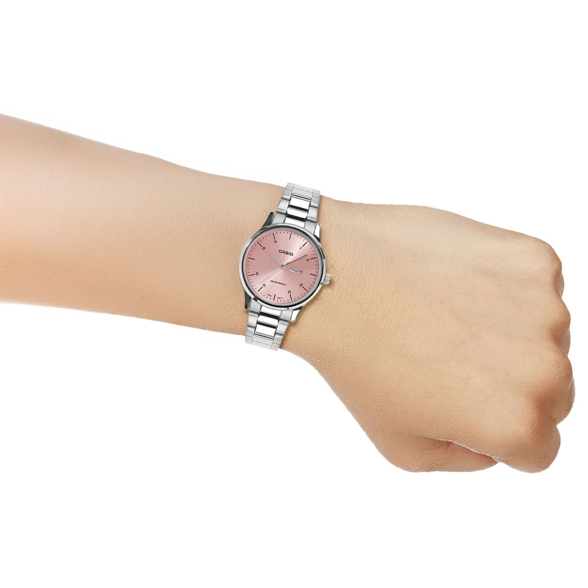 Casio LTP-SN8YD-4B – on the wrist