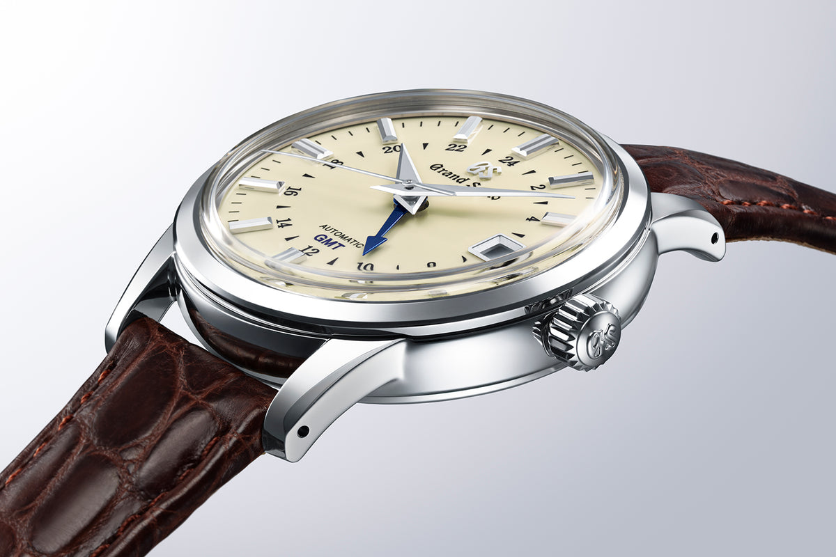 Grand Seiko Elegance SBGM221G – case side view