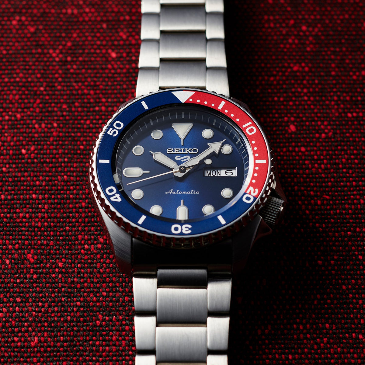 Seiko 5 Sports SRPD53K1 – lifestyle view