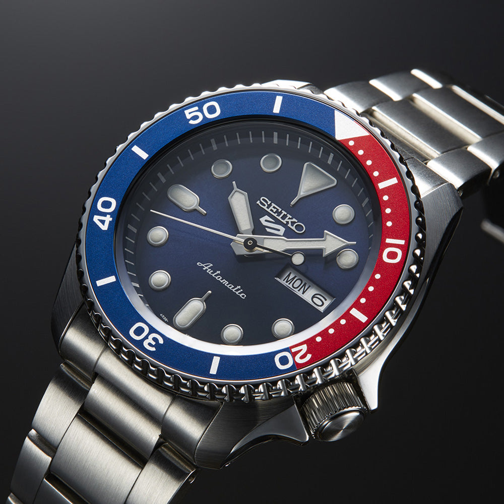 Seiko 5 Sports SRPD53K1 – lifestyle view 2