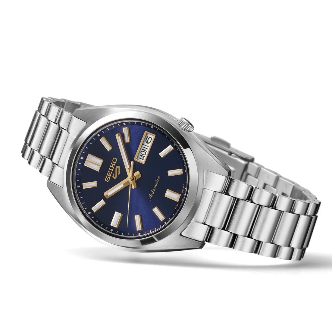 Seiko 5 Sports SRPL55K1 – three-quarter view 2