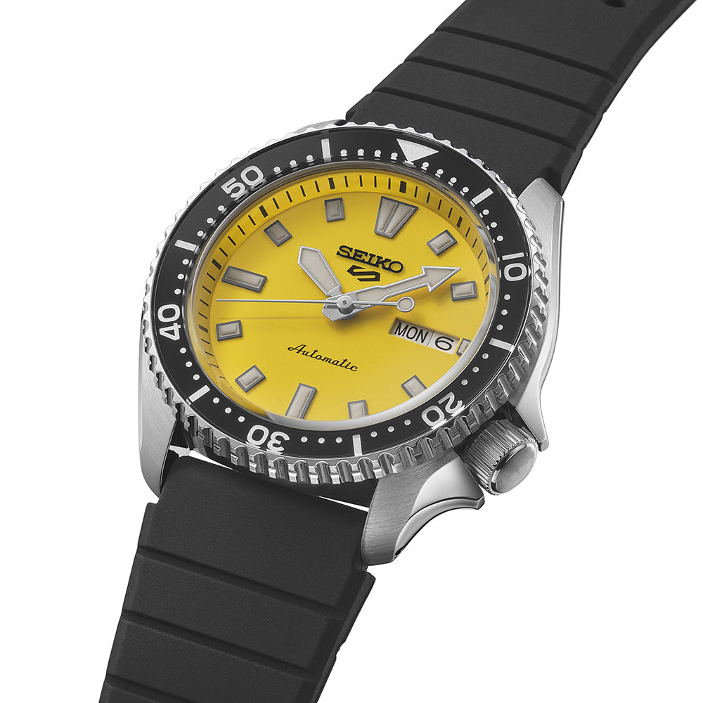 Seiko 5 Sports SRPL87K1 – three-quarter view