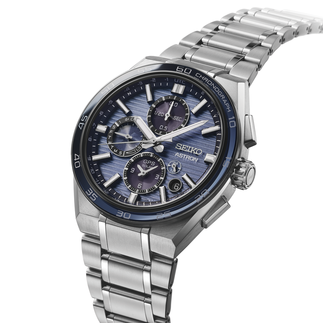 Seiko Astron SSH175J1 – three-quarter view