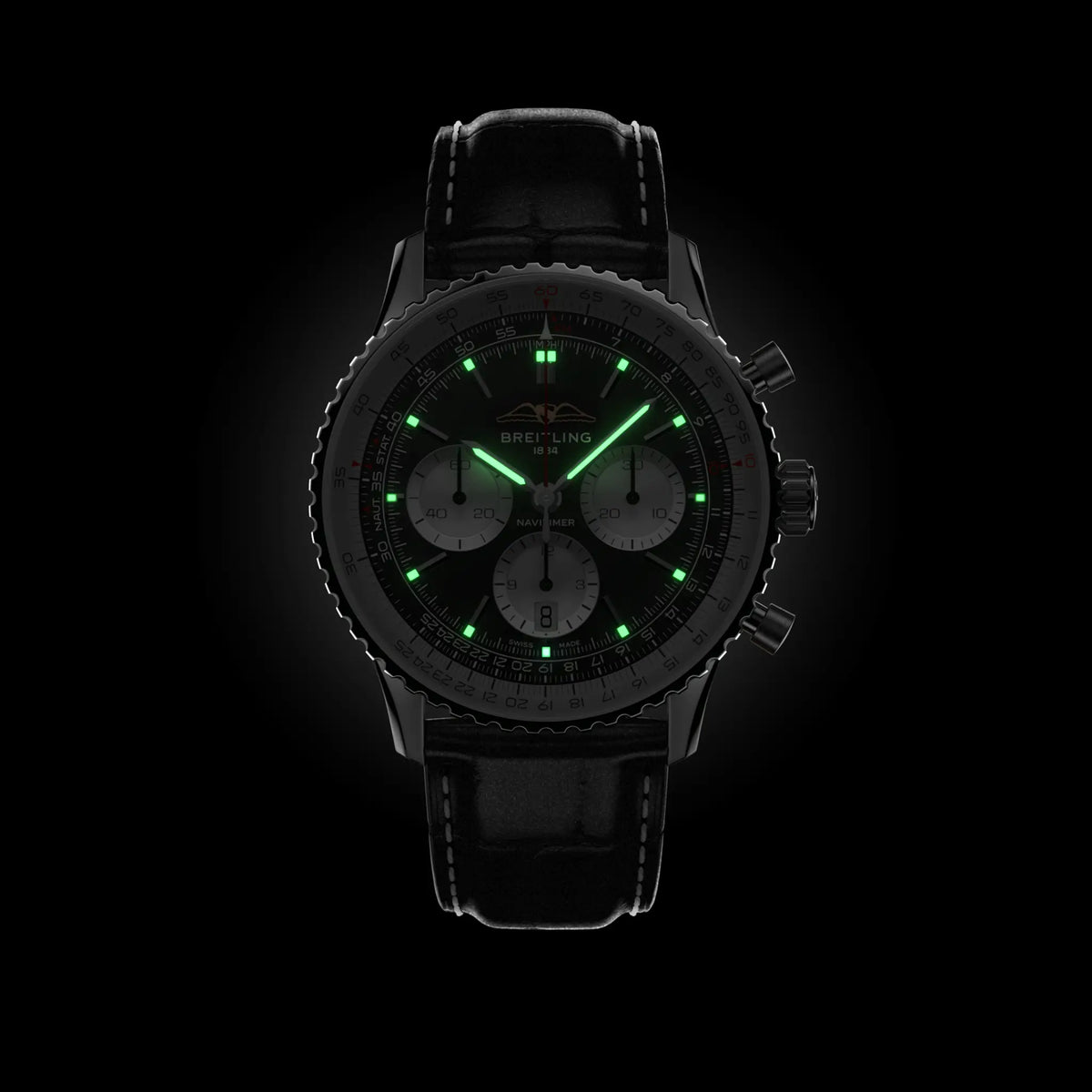 Breitling Navitimer B01 Chronograph 43 AB0138211B1P1 – luminous hands and markers in the dark