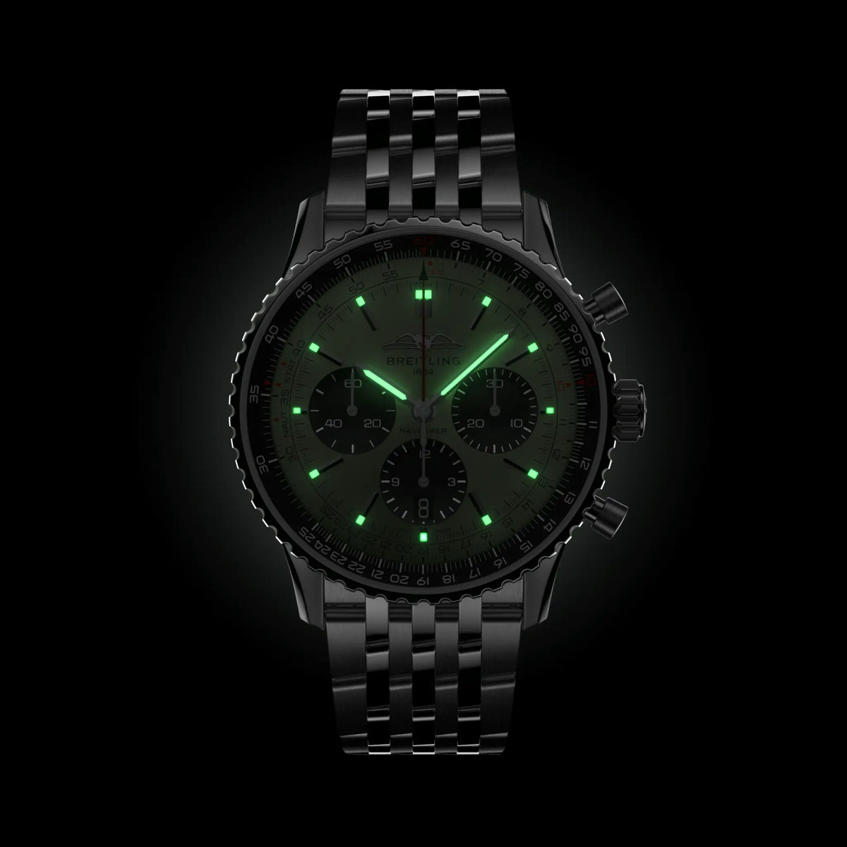Breitling Navitimer B01 Chronograph 43 AB0138241L1A1 – luminous hands and markers in the dark