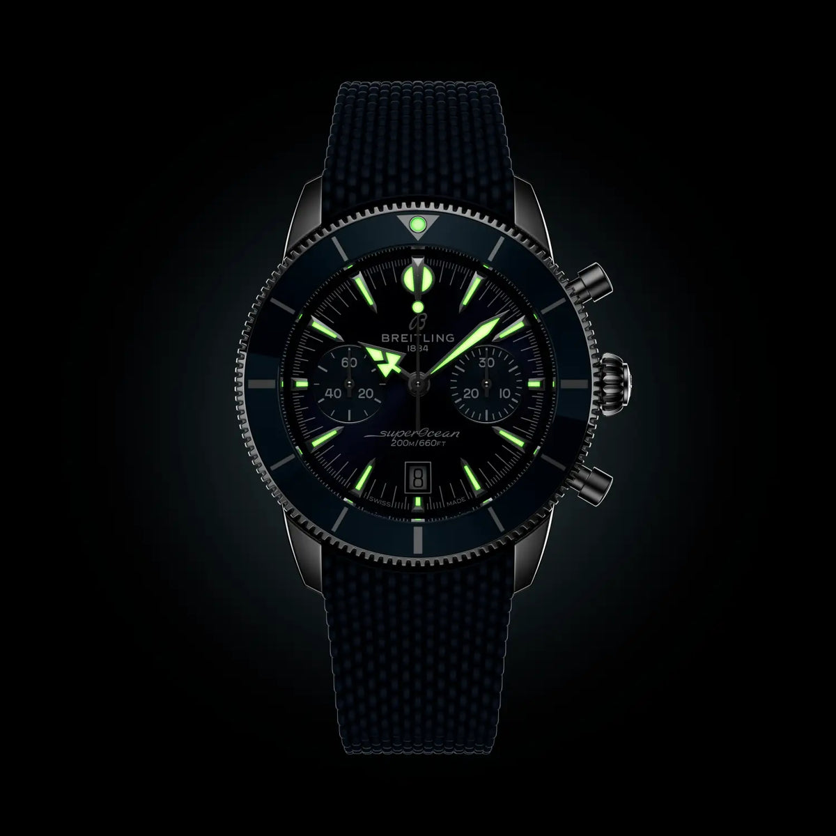 Breitling Superocean Heritage B01 Chronograph 42 AB0156161C1S1 – luminous hands and markers in the dark