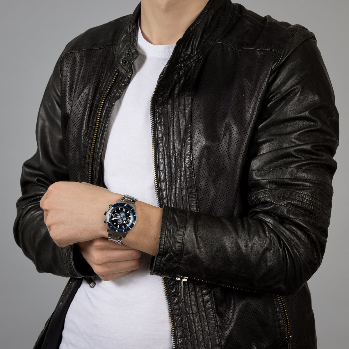 Rado Captain Cook Automatic Chronograph R32145208 – shown on the wrist