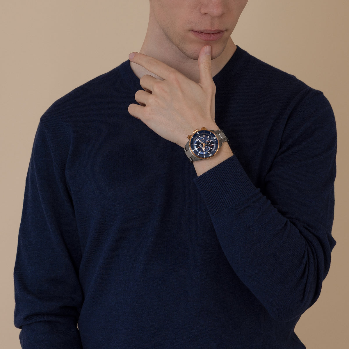 Rado Captain Cook High-Tech Ceramic Chronograph R32195202 – shown on the wrist