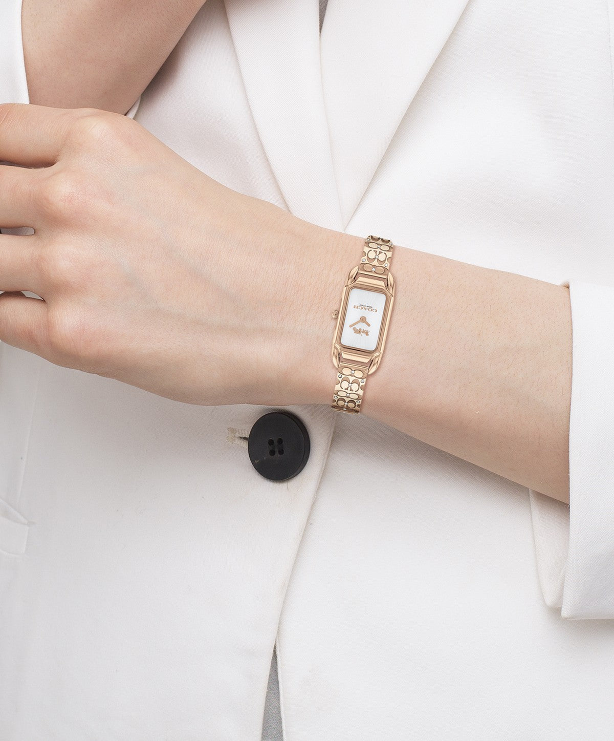 Coach Cadie 14504197 – on the wrist