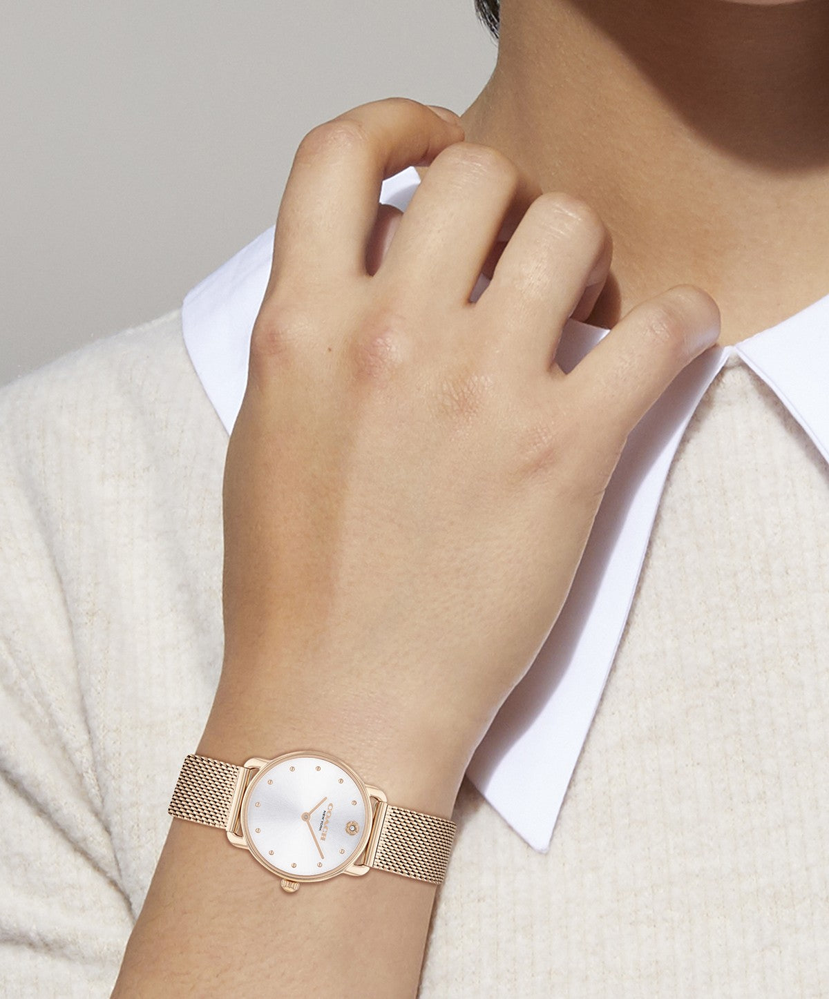 Coach Elliot 14504222 – on the wrist