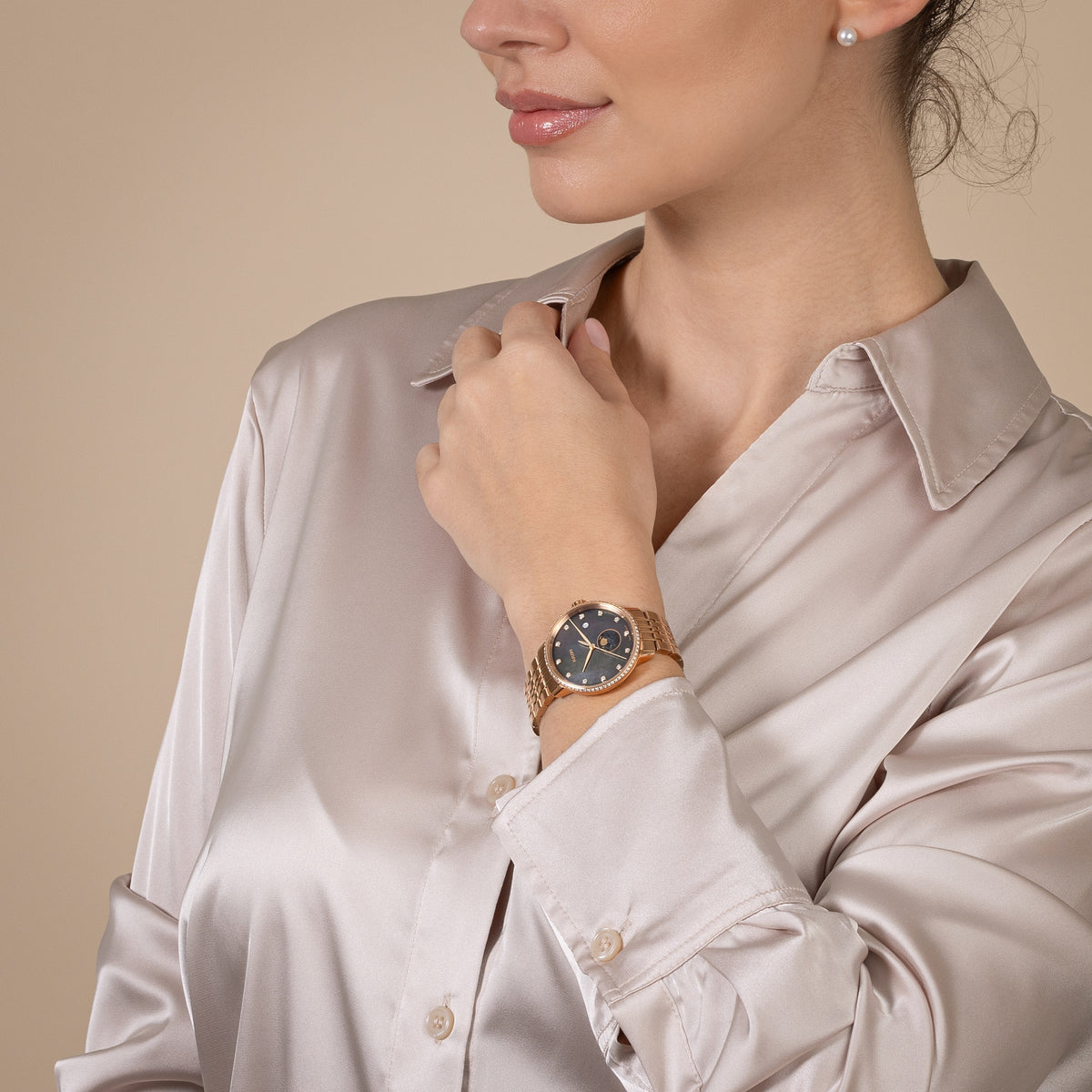 Rado Coupole Diamonds Moonphase R22885903 – shown on the wrist