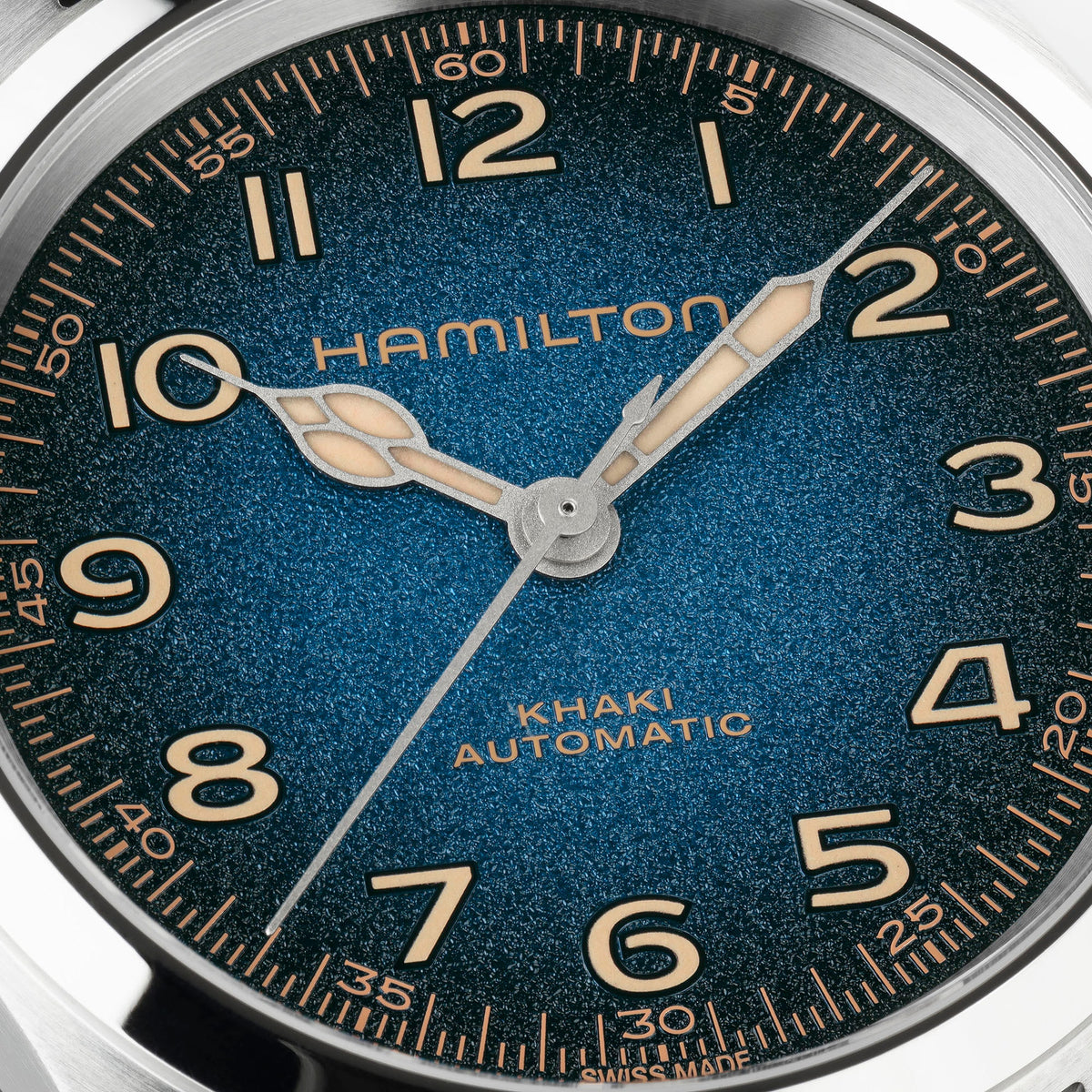 Hamilton Khaki Field H70405140 – dial close-up