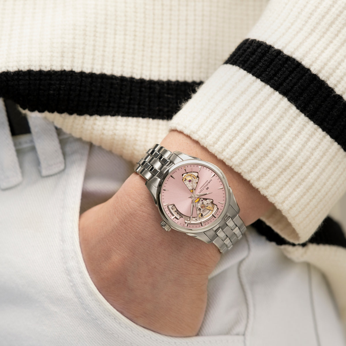 Hamilton Jazzmaster H32215170 – on the wrist