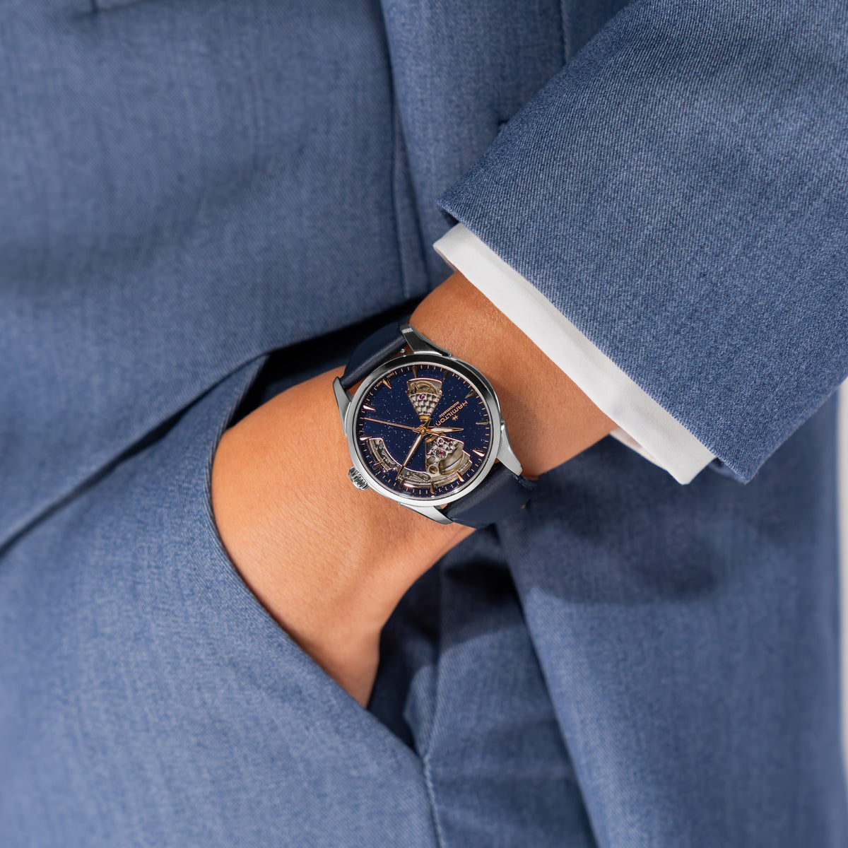 Hamilton Jazzmaster H32215642 – on the wrist