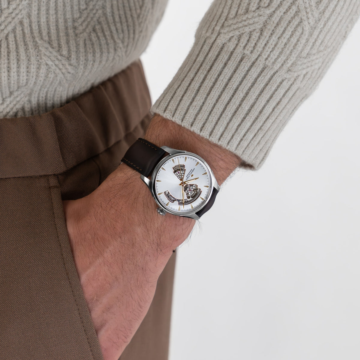 Hamilton Jazzmaster H32675551 – on the wrist
