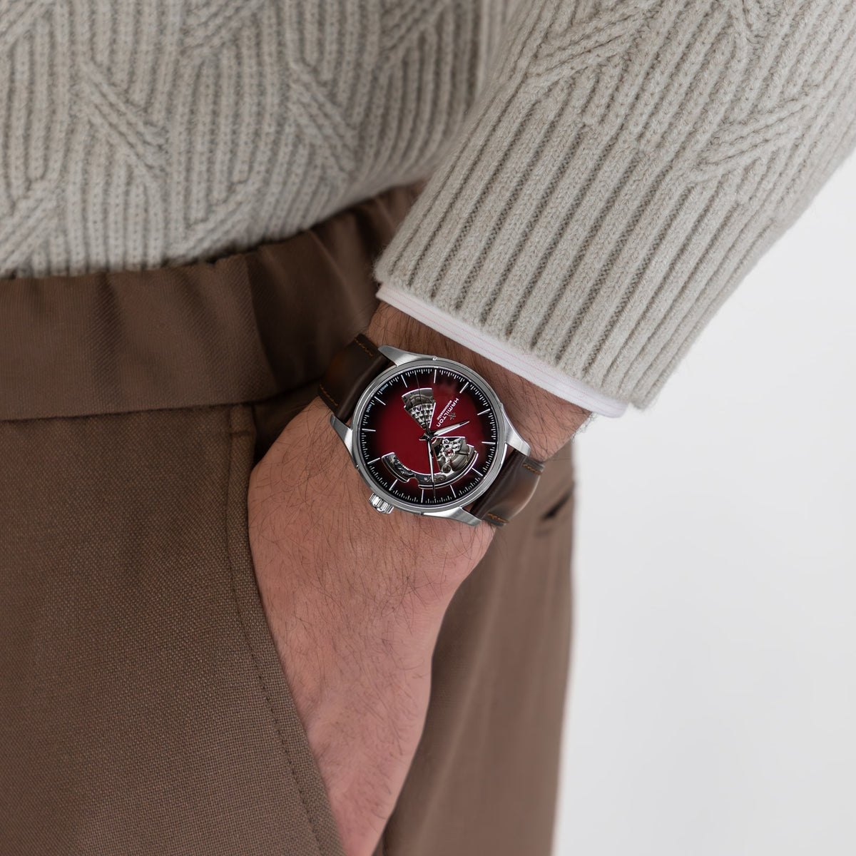 Hamilton Jazzmaster H32675570 – on the wrist