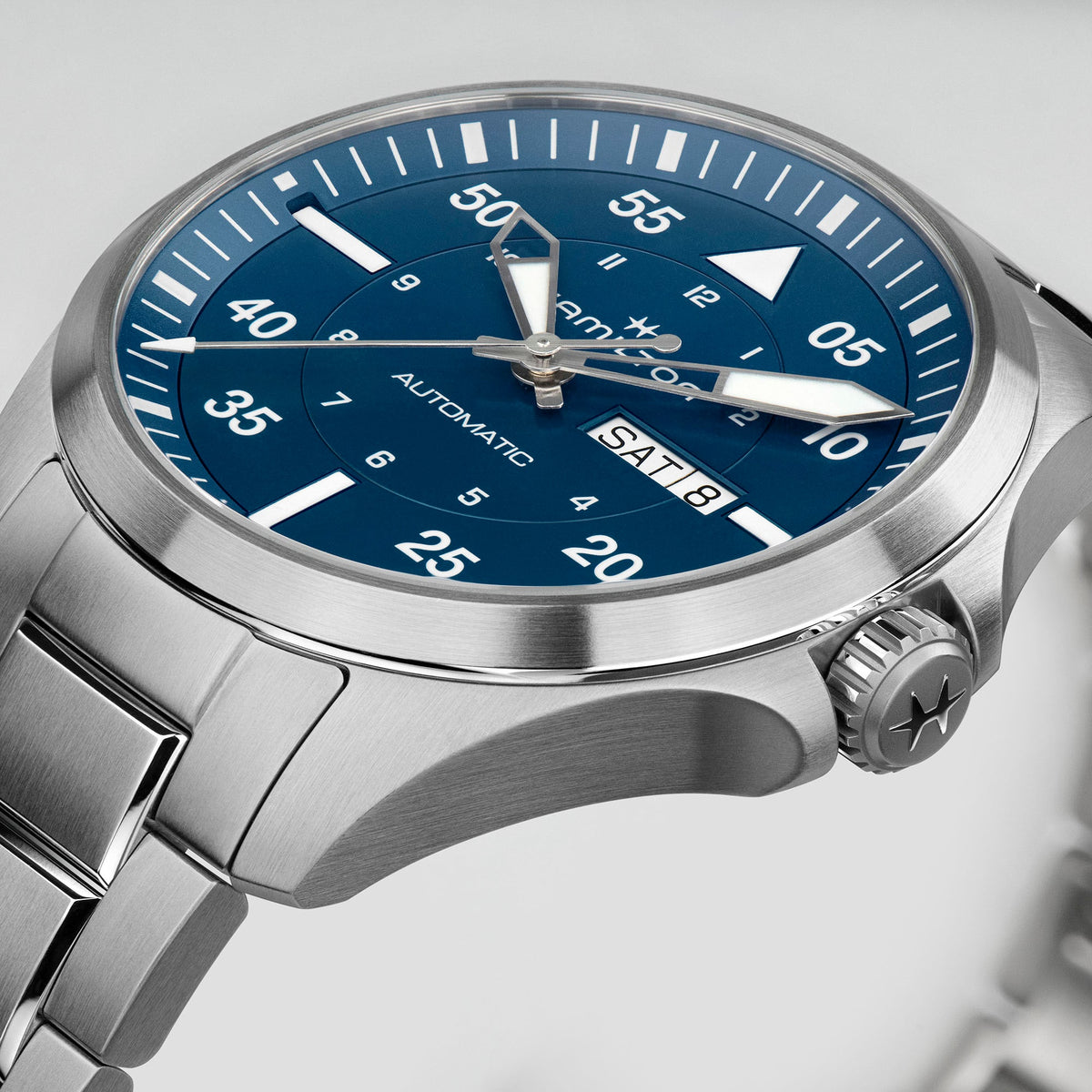 Hamilton Khaki Aviation H64635140 – dial close-up