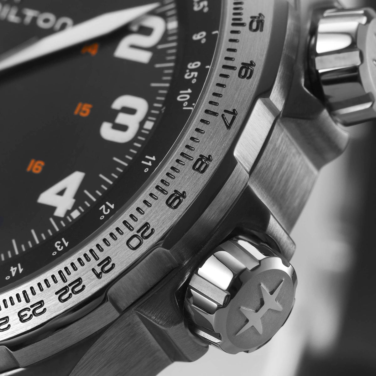 Hamilton Khaki Aviation H77755133 – side view