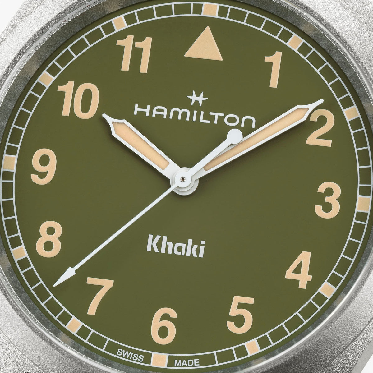 Hamilton Khaki Field H69401160 – dial close-up