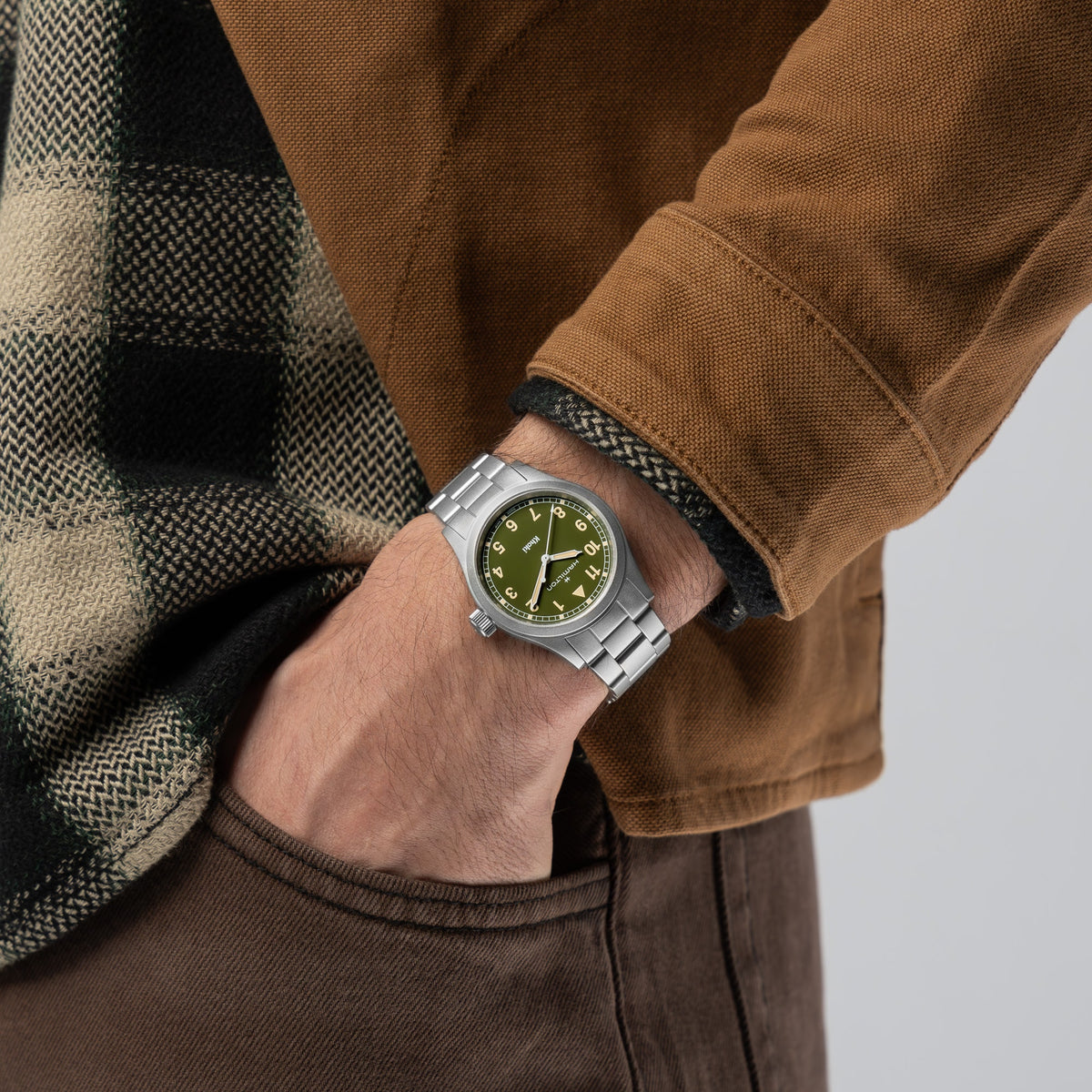 Hamilton Khaki Field H69401160 – on the wrist