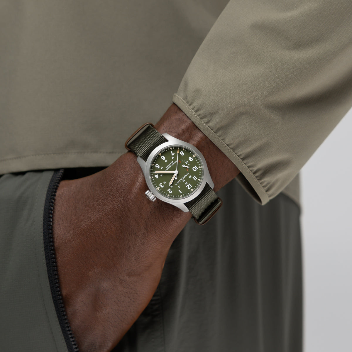 Hamilton Khaki Field H69509960 – on the wrist
