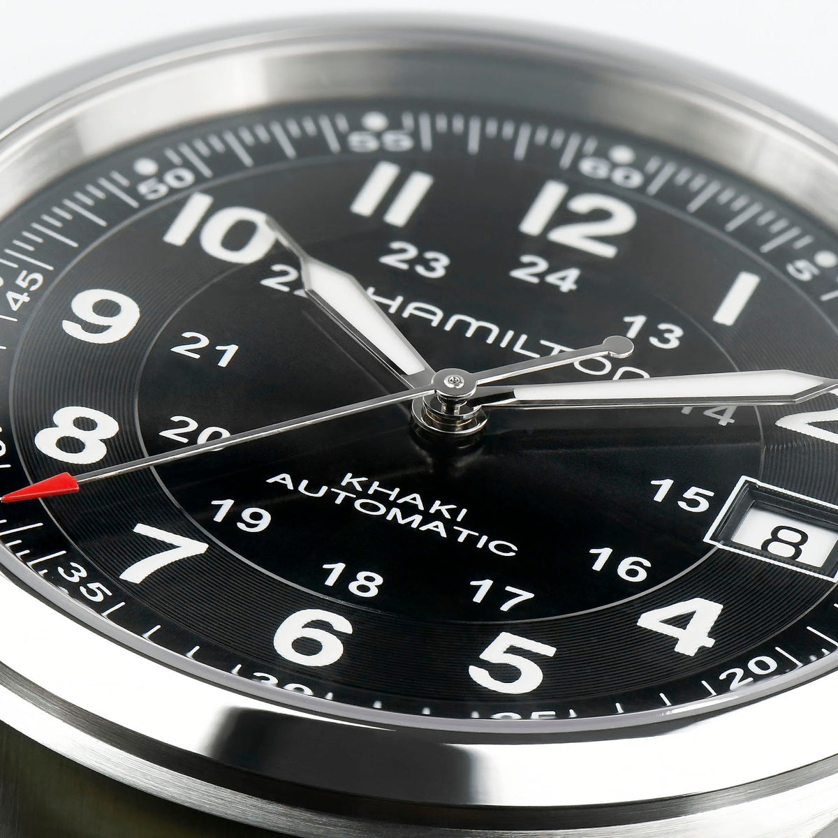 Hamilton Khaki Field H70475930 – dial close-up