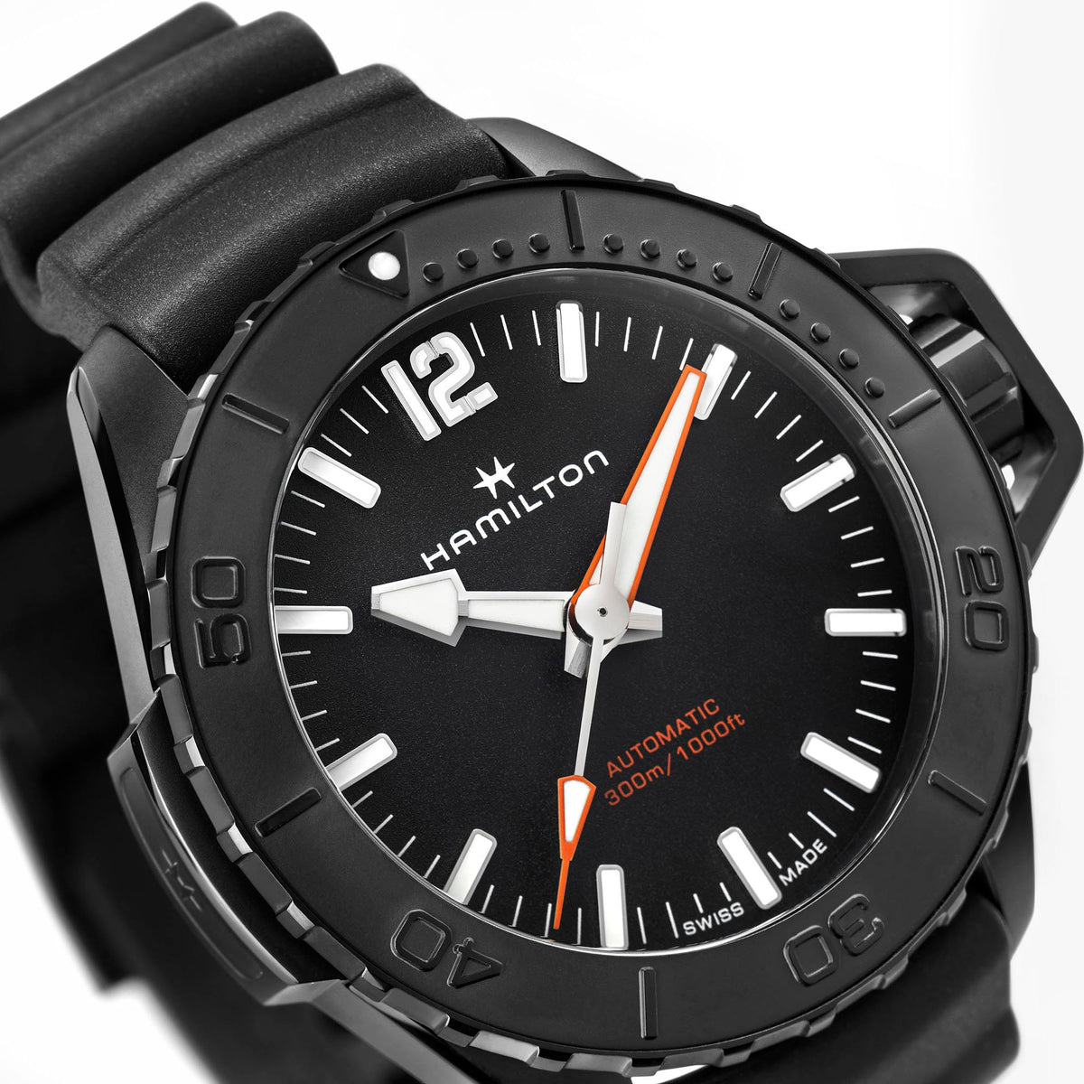 Hamilton Khaki Navy H77855330 – dial close-up