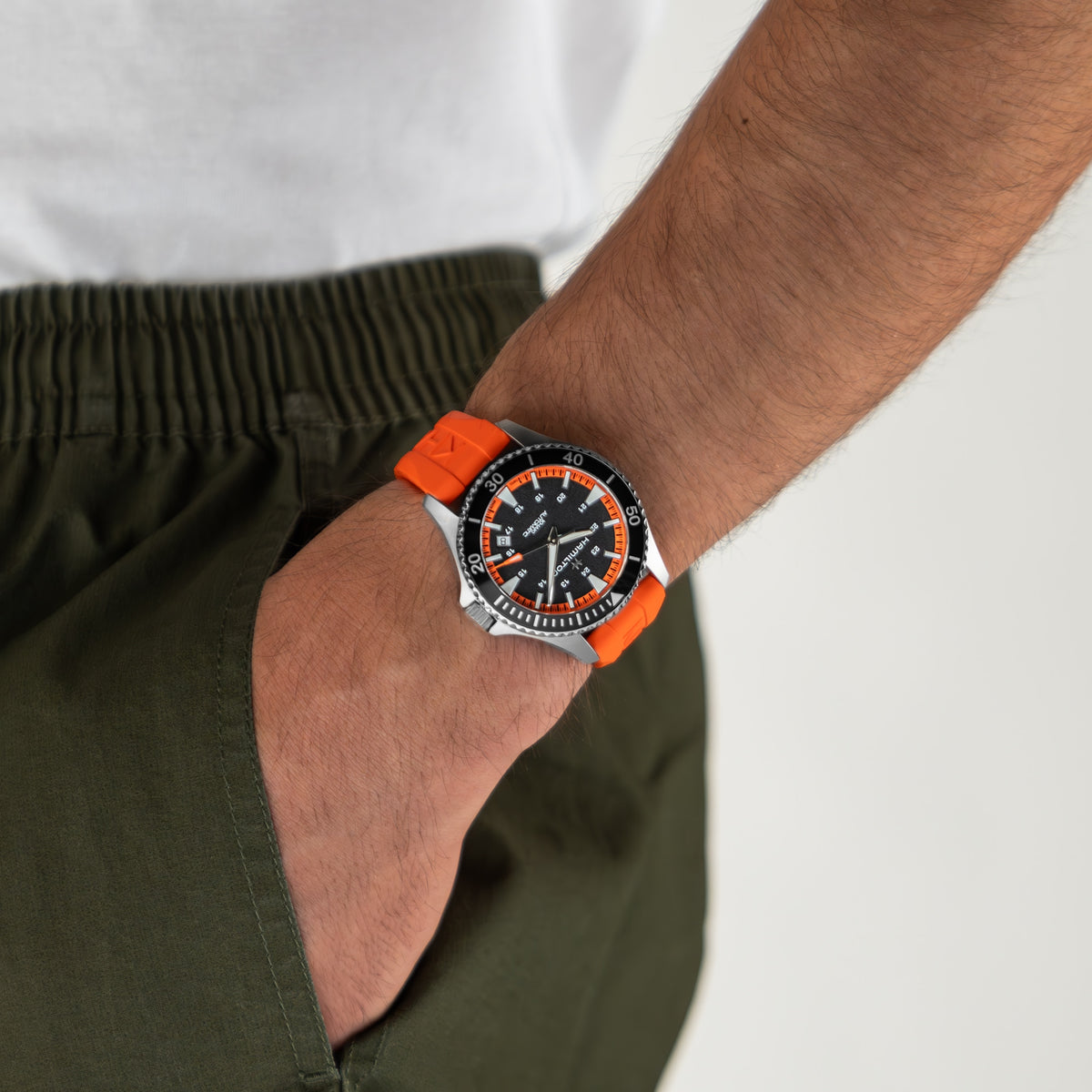 Hamilton Khaki Navy H82395331 – on the wrist