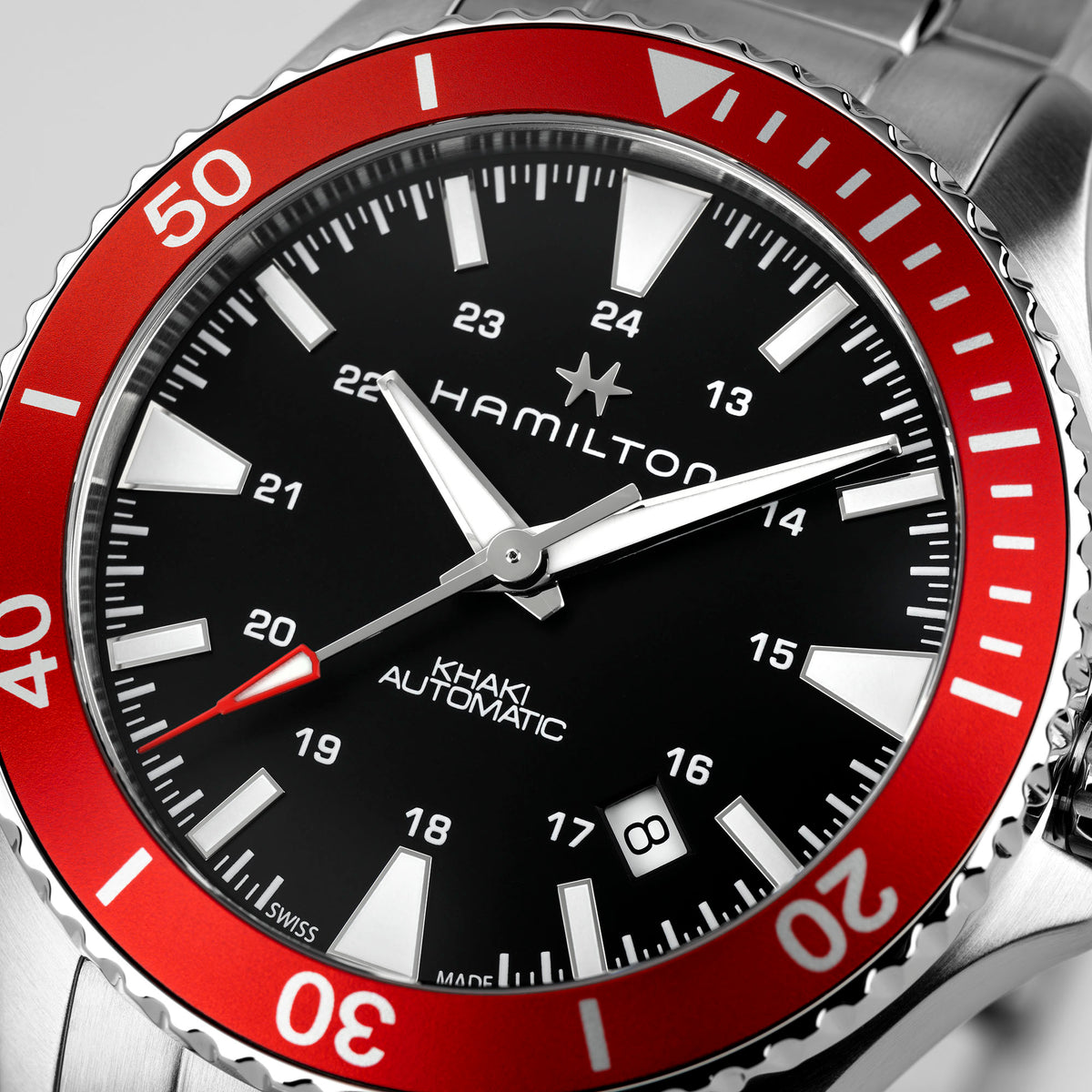 Hamilton Khaki Navy H82405130 – dial close-up