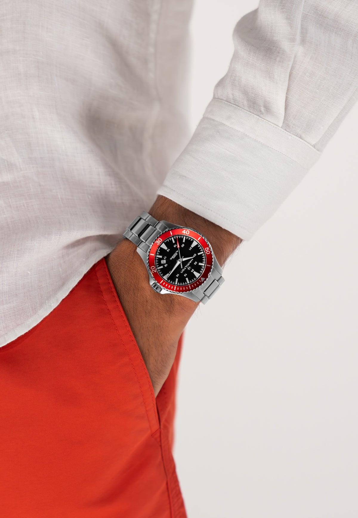 Hamilton Khaki Navy H82405130 – on the wrist