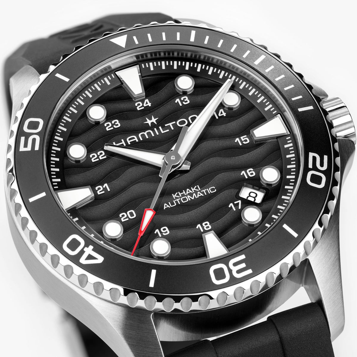 Hamilton Khaki Navy H82415330 – dial close-up
