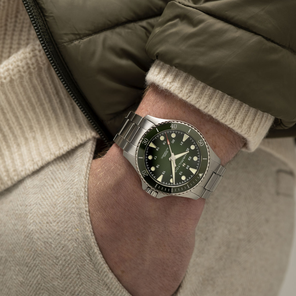 Hamilton Khaki Navy H82525160 – on the wrist