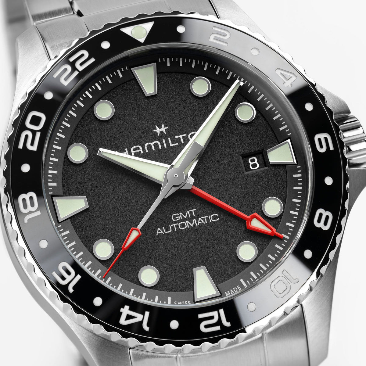 Hamilton Khaki Navy H82555130 – dial close-up