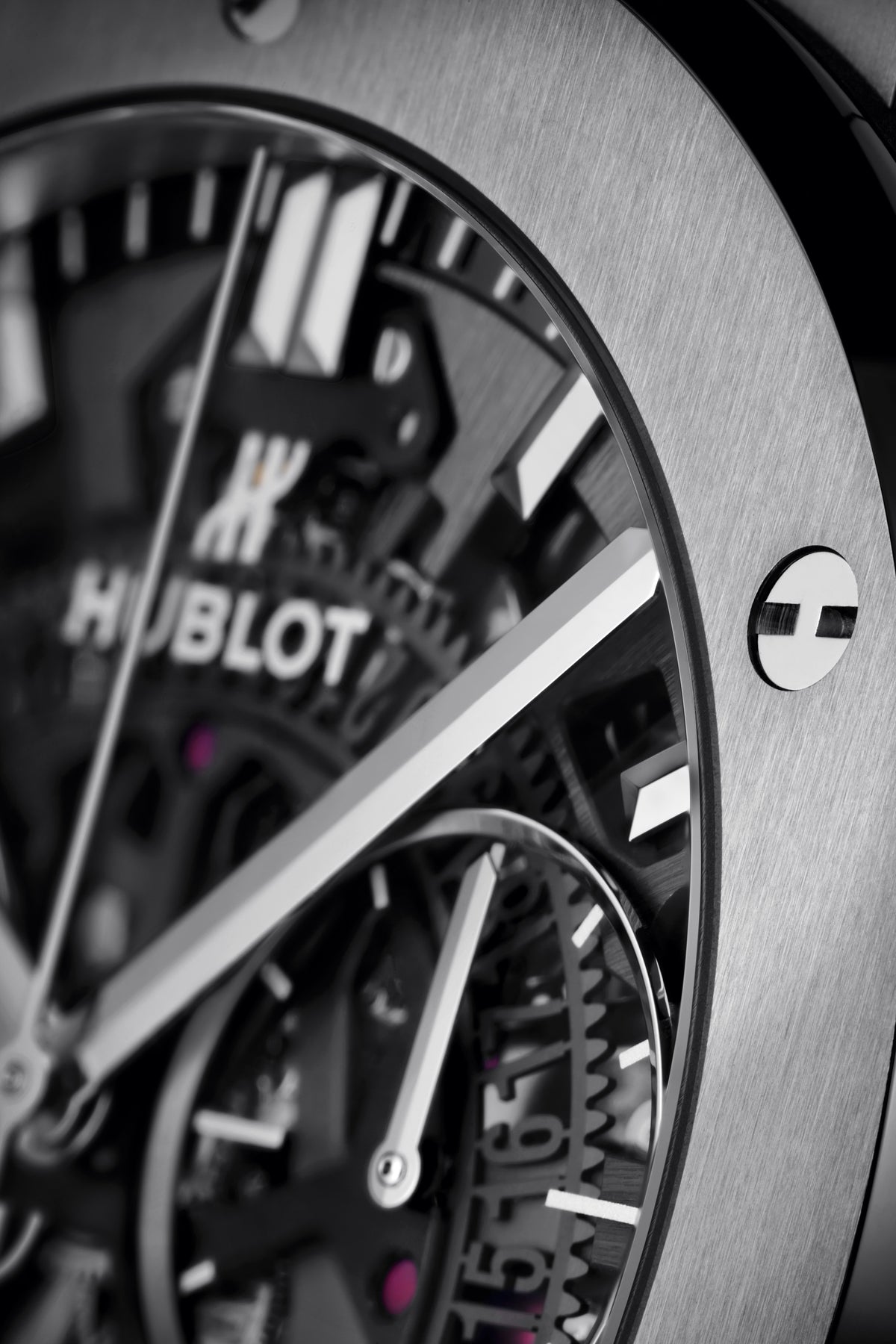 Hublot Classic Fusion Aerofusion Titanium 45 mm 525.NX.0170.LR – dial close-up