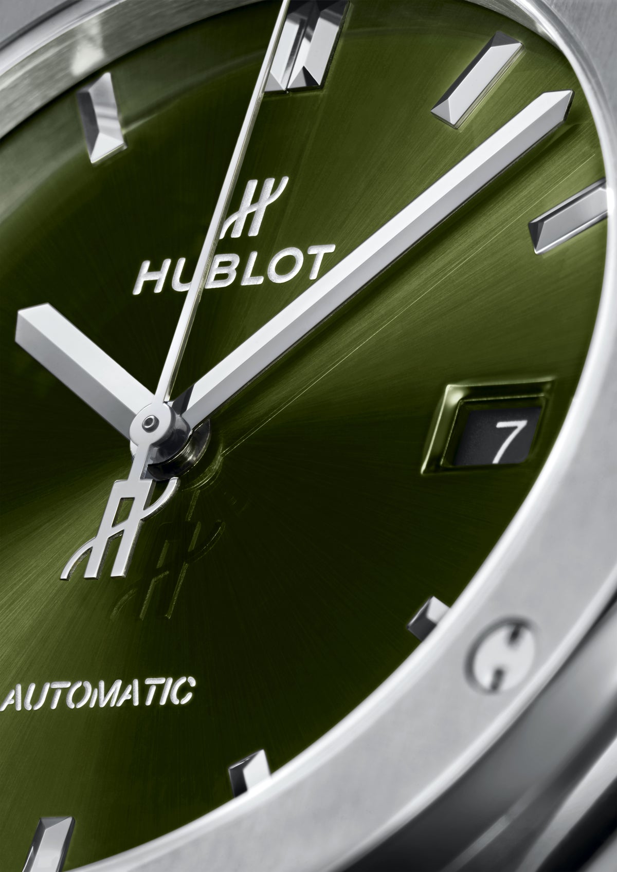 Hublot Classic Fusion Titanium Green 42 mm 542.NX.8970.RX – dial close-up