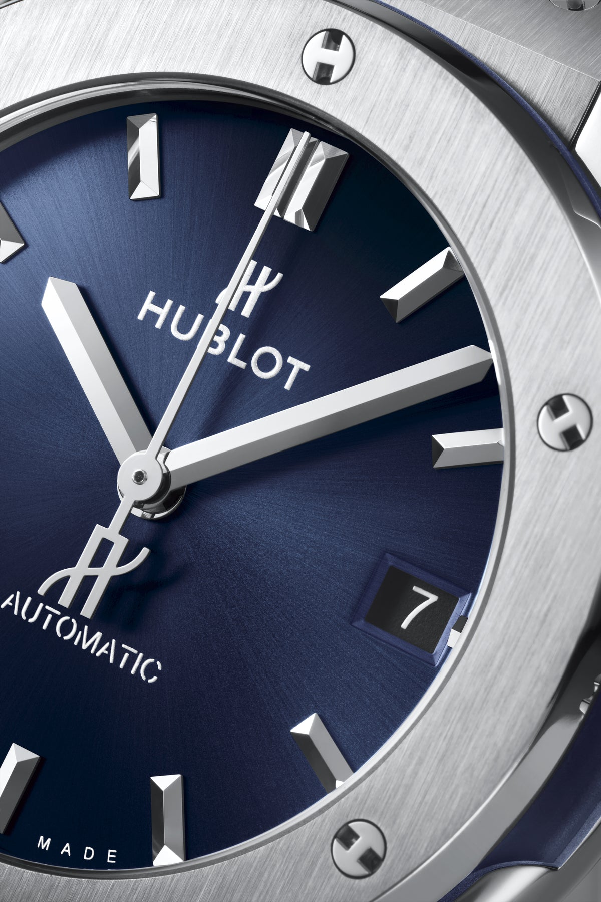 Hublot Classic Fusion Titanium Blue 38 mm 565.NX.7170.RX – dial close-up